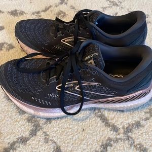 Brooks Size 9 glycerin gets